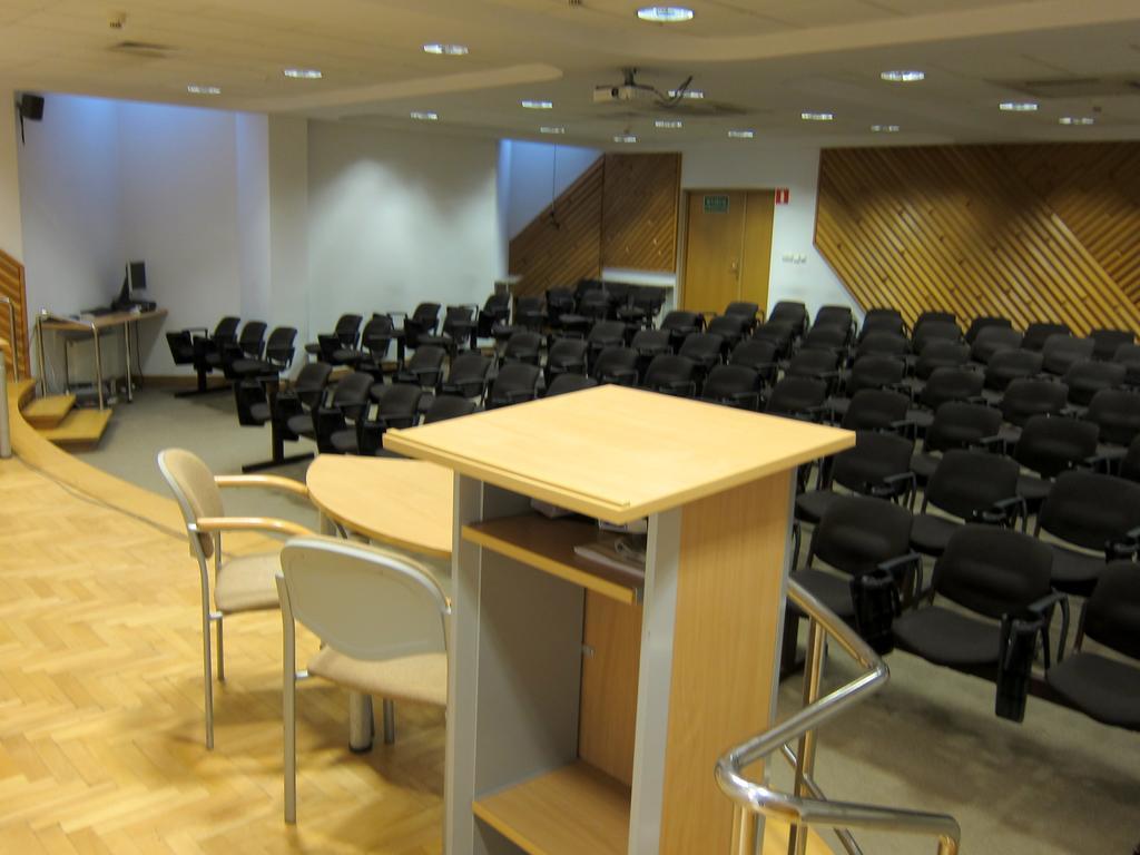 Centrum Konferencyjne IBIB PAN Warschau Exterior foto